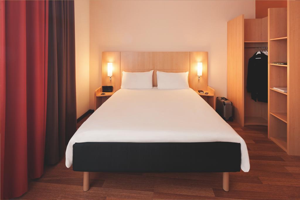 Ibis Le Puy-En-Velay Centre Hotel Ngoại thất bức ảnh